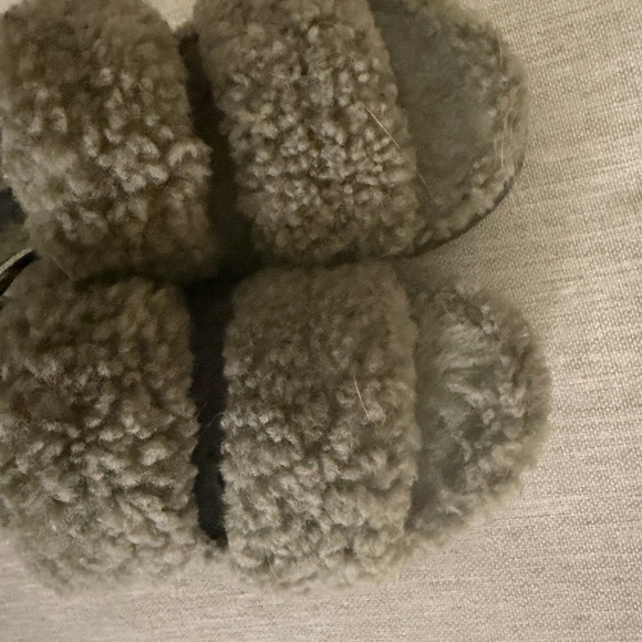 UGG Fuzzy Olive Slippers - Picture 6 of 8
